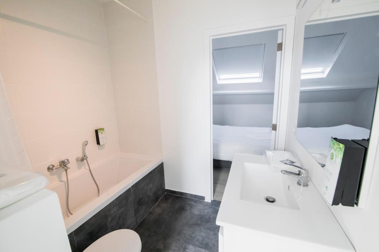 Bed and Breakfast Travelease - Midi Anderlecht Екстер'єр фото