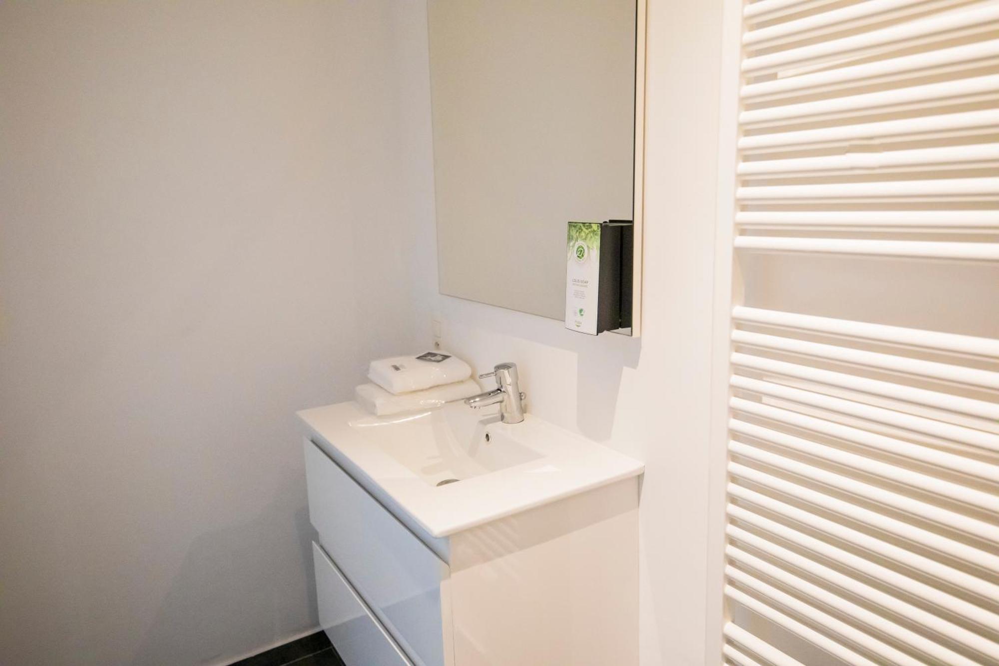 Bed and Breakfast Travelease - Midi Anderlecht Екстер'єр фото