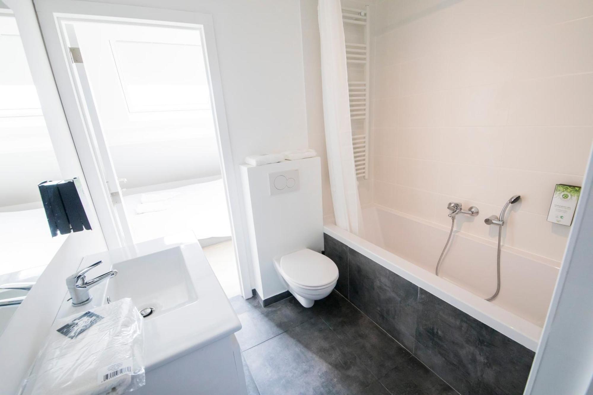 Bed and Breakfast Travelease - Midi Anderlecht Екстер'єр фото